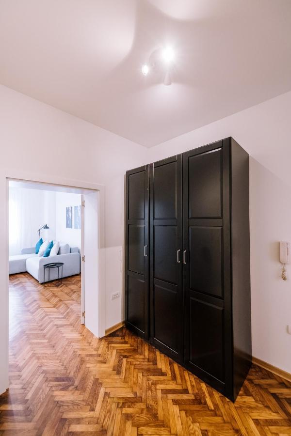Appartamento Marshal Doctor Belgrado Esterno foto